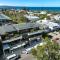 Stunning designer 3 Bed 2 bath opp Long Reef Golf Course