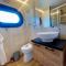 Houseboat 11 direct aan het Sneekermeer