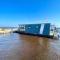 Houseboat 11 direct aan het Sneekermeer