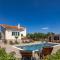Pet Friendly Home In Polaca