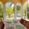 Shangri-La Boutique Bed & Breakfast