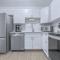 Cozy & Spacious 2BR at Stampede w Parking and AC