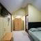 De Gentong Guest House & Cafe By Akasha
