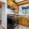 3 Wild Turkeys Family Friendly Home
