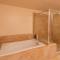 Stylish 1BR HighRise DT, Parking, Pool, Gym, W-D, Golf