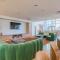 Stylish 1BR HighRise DT, Parking, Pool, Gym, W-D, Golf