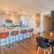 Spacious 2BR HighRise, Gym, Pool, Parking, W-D, Golf