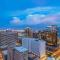Spacious 2BR HighRise, Gym, Pool, Parking, W-D, Golf