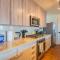 Spacious 2BR HighRise, Gym, Pool, Parking, W-D, Golf