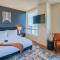 Spacious 2BR HighRise, Gym, Pool, Parking, W-D, Golf