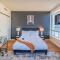 Spacious 2BR HighRise, Gym, Pool, Parking, W-D, Golf