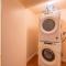 Spacious 2BR HighRise, Gym, Pool, Parking, W-D, Golf