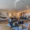 Spacious 2BR HighRise, Gym, Pool, Parking, W-D, Golf