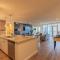Spacious 2BR HighRise, Gym, Pool, Parking, W-D, Golf