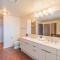 Cozy HighRise 23th Flr,Gym,Parking,Pool,W-D,Golf