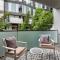 Modern Quiet 1 & 2 Bed Apt Opposite Albert Park