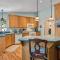 The Nut House - Lovely Home with Hot Tub home