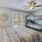 The Nut House - Lovely Home with Hot Tub home