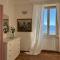 Charming & bright apartment Como lakefront