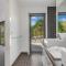 Riverlyne - Riverfront Holiday Home