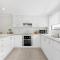 Le Court 4 Noosa - Stylish apartment, walk to beach and shops