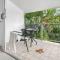 Le Court 4 Noosa - Stylish apartment, walk to beach and shops