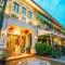 Onya Phuket Hotel