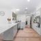Caves Beach House by Coast Hosting