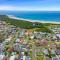 Caves Beach House by Coast Hosting