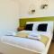 2 Bed House, Sleeps 6, Dog Friendly, Close to A14 M11, with Garden & Parking LONG STAY WORK CONTRACTOR LEISURE, JADE