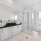 Retreat in the Heart of Alex - 3BR sleeps 11, Pool