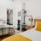 Lovely 4 Bedroom London Home with Free Parking, Garden, WiFi By Roost Accommodation