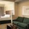 The Point Hotel & Suites