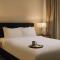 The Point Hotel & Suites
