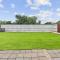 Luxury 4BRS-3Baths Home, King Bed & Private Gym