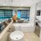 Stylish Coastal Retreat Oracle Tower 2 Level 15