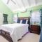 3BR Retreat with Pool, Gym & Private Beach Access in Richmond Estate