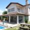 Crescent Villa