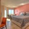 The Oceanfront Stay on MiramarBeach HMB - خليج هاف مون
