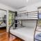 Palms in Paradise - pet friendly airconditioned beach house