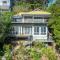 Bay and Beachside Family Retreat