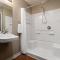 Eagles Den Suites Carrizo Springs a Travelodge by Wyndham