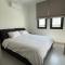 ΘΕΑ 5 Comfortable 1BR and 2BR Apartments