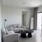 ΘΕΑ 5 Comfortable 1BR and 2BR Apartments