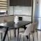 ΘΕΑ 5 Comfortable 1BR and 2BR Apartments