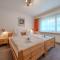 Rehwiesa A11 by Arosa Vacations, Direkt vor der Skipiste & mit Pool