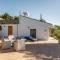 Casa Chica by Rosas Cantares