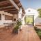 Casa Maurus by Rosas Cantares