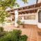 Casa Julia by Rosas Cantares