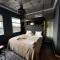 R13 - A Townhouse Hotel